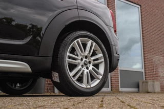 MINI Countryman 1.5 Cooper Essential | 1e eigenaar | NL auto | Driving Assistant | Camera | Sportstuur | Keyless entry | Stoelverwarming | LED | Carplay | DAB | Navigatie | PDC / 42