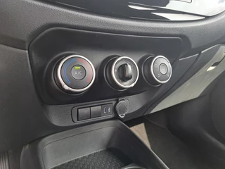 Toyota Aygo X PLAY AIRCO CAMERA AD-CRUISE APPLE/ANDROID NL-AUTO / 20