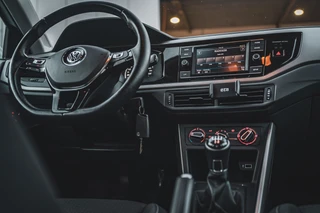 Volkswagen Polo 1.0 TSI Comfortline / 42