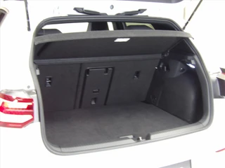 Volkswagen Golf 1.5 eTSI 130pk 7-DSG R-line / 20
