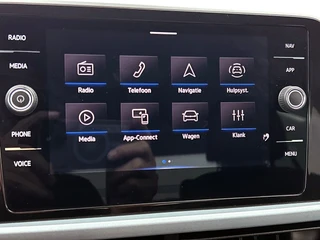 Volkswagen T-ROC 1.5 TSI Life Edition | Automaat | Adaptive Cruise | Stoelverwarming | CarPlay | Parkeersensoren | BTW / 19