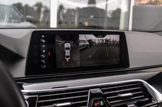 BMW 5-serie M550d xDrive High Executive | 2e eigenaar | Driving Assistant Plus | Innovation pakket | Stoelverwarming & -ventilatie | Stuurverwarming | Harman-kardon | 360 camera / 30