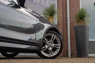 BMW 3-serie Touring 318i Corporate Lease Executive | M Sport pakket | Stoelverwarming | LED | Navigatie Professional | Bluetooth | Sportstoelen | M-sportstuur | PDC | Shadow Line / 45