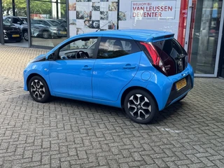 Toyota Aygo JOY 5-DEURS AUTOMAAT LICHTMETALEN VELGEN CAMERA CLIMA / 5