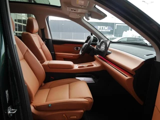 Leapmotor C10 Design REEV 28.4 kWh | Trekhaak | Full options | Stuurverwarming | Stoelverwarming en koeling | Elektrisch verstelbare voorstoelen | Navigatie | Keyless entry & start | 20 inch lichtmetalen velgen | Led verlichting / 16