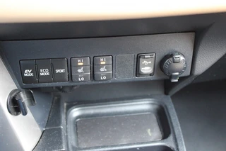 Toyota RAV4 2.5 HYBRID AWD EXECUTIVE Trekhaak / Leder / Schuif/kantel dak / A. klep elctr. / 42