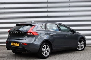 Volvo V40 1.6 T3 MOMENTUM NAVI / PDC / STOEL VERW. / TREKHAAK / 4