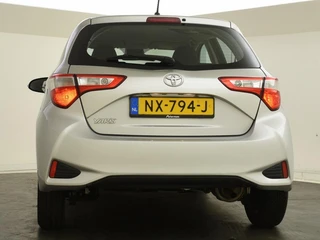 Toyota Yaris 1.0 VVT-i Comfort 5 Drs Airco / 15