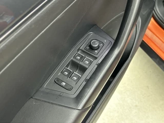 Volkswagen T-Roc 1.5 TSI R Line | Schuifdak | Camera | Navi | Virtual Dash | Stoelverw. | Adaptive Cruise / 28