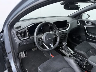 Kia XCeed 1.5 T-GDi GT-Line Automaat  - Kantel / Schuifdak  - Apple Carplay / Android Auto - Navigatie - ACC - Climate Control - Stoel / Stuurwielverwarming - Fabrieksgarantie tot 04-2032 / 18