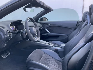Audi TT RS Roadster TT 2.5 400pk 5-Cil Quattro B&O Camera Stoelverw. 20 Inch / 51