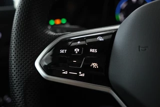 Volkswagen Golf 1.4 eHybrid GTE  Panorama, Apple carplay, Navigatie / 23