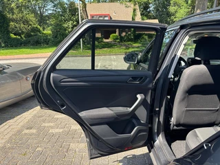 Volkswagen T-Roc 1.0 TSI Life Business  Airco-Ecc/Alu wielen/Mistl./Navigatie / 33