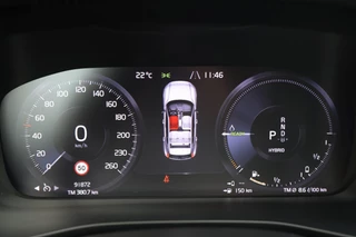 Volvo XC40 T4 Recharge Plus Bright | Stoelverwarming | Trekhaak | 360° Camera | H/K | Keyless / 19