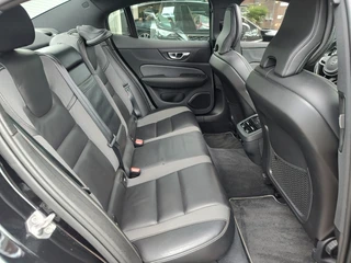 Volvo S60 2.0 T4 R-DESIGN AUTOMAAT  Lederen sportstoelen | Open dak | Harman Kardon | HUD / 11