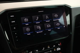 Volkswagen Passat Variant 1.5 TSI 150pk DSG R-Line Business + Keyless Panoramadak 360Camera Stoelverwarming Virtual Cockpit Navigatie / 24