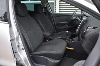 Renault Clio 0.9 TCE LIMITED CARPLAY / DEALER ONDERHOUDEN / 38