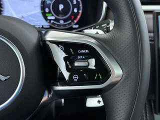 Jaguar F-PACE 2.0 P400e PHEV HSE VAN: 40.900,- VOOR: 38.877,- UW VOORDEEL: 2.023,- RIJKLAARPRIJS INCL 12 MND BOVAG GARANTIE| PANORAMA DAK | EL.STOELEN MET GEHEUGEN | HEAD UP | STOEL + STUUR VERWARMING | LEDER| 360 CAMERA / 36