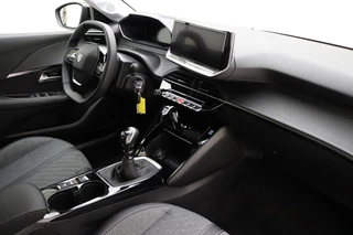 Peugeot 208 1.2T 100pk Allure | DEMO | Navigatie | Apple Carplay/Android Auto | Camera | Climate & Cruise control | Parkeersensoren | LED koplampen | / 4