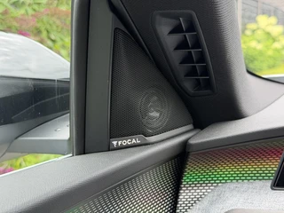 Peugeot e-3008 Launch Edition Dual Motor 73 kWh 325PK Automaat Navigatie, Rondomzichtcamera, Keyless, Panoramadak, Stoel & Stuurwielverwarming, Apple Carplay, Android Auto / 26