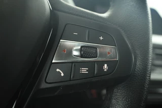 BMW 1 Serie 116d High Executive  5 Deurs hb, Navigatie, Climate / 22