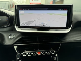 Peugeot 2008 100pk Allure Pack (360gr Camera - Keyless Entry - Adaptieve Cruise Controle - LED - Parkeersensoren V+A - Automatische Airco - 3D Cockpit - Navigatie - 17"incl 4S) / 32