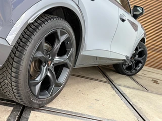 CUPRA Formentor 1.5 TSI Business Exclusive Paint | Pano | Winterpakket | Cruise adaptief | 19 Inch | Matrix Led | Virtual | / 25