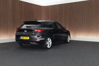 SEAT Leon 1.4 TSI 204pk eHybrid PHEV FR Business Intense Stoelverwarming Navigatie / 8
