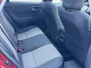 Toyota Auris 1.8 Hybrid Executive / 18