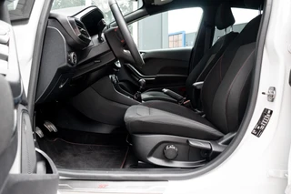 Ford Fiesta 1.0 EcoBoost Hybrid ST-Line|WINTERPACK|KEYLESS|CLIMATE|CARPLAY|PDC|PARK ASSIST / 6
