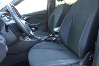 Ford Focus 1.5 ST-LINE **NL-Auto** 150pk / 10