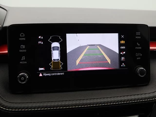Škoda Fabia 1.0 TSi Monte Carlo 115 Pk Automaat | Stoelverwarming | Camera | Climatronic | CarPlay | Cruise Control | 17 Inch | 27.303 Km !! / 10