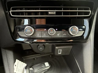 Opel Mokka Electric GS 54 kWh | Climate control | Navigatie | Verwarmbaar stuur | Elektrisch Pakket | Camera | Parkpilot | 18" LM-Velgen | Parkpilot / 30