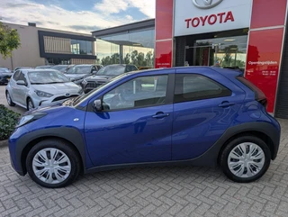 Toyota Aygo X Juniper Blue Metallic AIRCO CAMERA AD-CRUISE APPLE/ANDROID NL-AUTO / 12