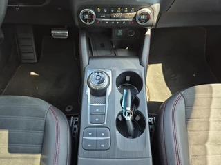 Ford Kuga 2.5 PHEV Vignale | Climate Control | Cruise Control | Navigatie | Camera | Stoelverwarming | Panoramadak | Stoelverwarming voor en achter | / 17