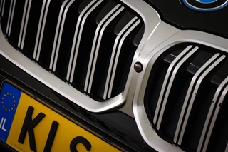BMW 3 Series 330e M-Sport / 23