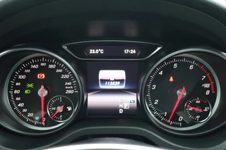 Mercedes-Benz CLA-klasse Shooting Brake 180 AMG Sport White Art Edition Automaat - Alcantara - Trekhaak - Xenon - 18 inch / 17
