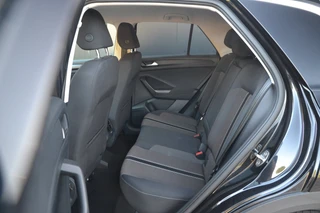 Volkswagen T-Roc 1.5 TSi 150 PK Style * Navigatie * Nette Auto * Automaat * / 11