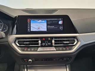 BMW 3 Serie 318i Executive  Navigatie Clima Cruise PDC LM 157 PK! 24 Maanden garantie* (Vraag naar de voorwaarden) / 13