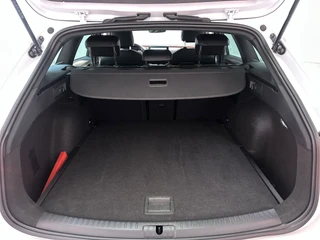 Seat Leon Sportstourer 1.0 TSI FR Business Intense Camera Sfeerverlichting Navigatie DAB+ / 11