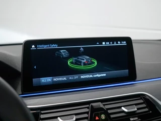 BMW 5 Serie Touring 530e xDrive M-Sport Panoramadak | Adapt. Cruise Control / 15