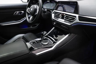 BMW 3-serie Touring M340i xDrive High Executive | DRIVING PROFESSIONAL PACK | LASER LED | PANORAMADAK | HEAD UP | STUURVERWARMING | EIBACH | CAMERA | 19" / 4