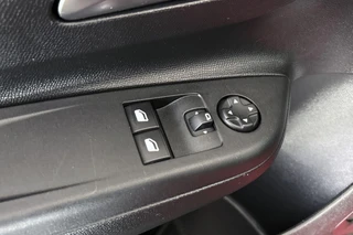 Opel Corsa 1.2 Elegance 100PK Apple CarPlay Airco 16" LMW / 26