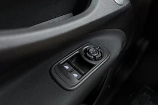 Fiat 500e La Prima 42 kWh | Glazen dak | Cruise control | Camera | Elektrisch verstelbare spiegels / 19