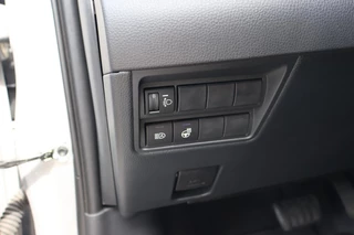 Toyota Yaris 1.5 HYBRID 115 STYLE PARK-SENSOREN BLIND-SPOT LM-VELGEN PRIVACY-GLASS LED-PAKKET AD-CRUISE APPLE/ANDROID / 8