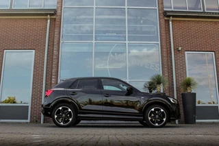 Audi Q2 30 TFSI S Edition S-Line | 1e eigenaar | NL auto | 18 inch | LED | Camera | Sport | Cruise control | Sound system | Sfeerverlichting | Stoelverwarming | Climate control | / 8