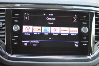 Volkswagen T-Roc 1.5 TSI Sport 150pk Stoel/stuur verwarming / afneembare trekhaak. / 42