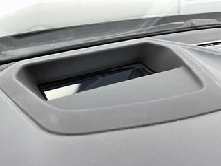 BMW 1-serie M135i xDrive | Camera | Stoelverwarming |Harman/Kardon | HeadUp Display | Cruise Control / 19