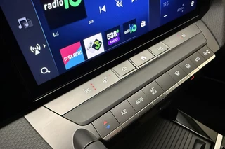 Opel Astra 1.2 Turbo Business Edition | Navigatie | Climate control | Camera | CRuise control | Lichtmetalen velgen | Keyless | Extra getint glas / 28