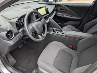 Toyota C-HR 2.0 Plug-in Hybrid 220 Dynamic STUUR- & STOELVERWARMING PARKEERSENSOREN V+A DODEHOEKDETECTIE / 11